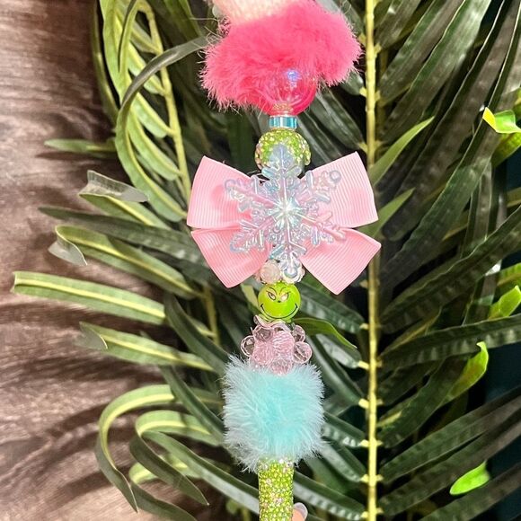 Christmas Hand-Made Custom Extended Beaded Pen. Grinch Theme. Rhinestone. Cute! - Picture 8 of 9